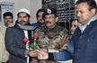 Muslims offer roses to UP police after friday prayers